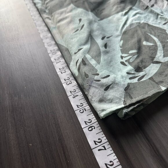 NWOT Cadeau Maternity Leaf Abstract Blouse Silk Blend in Shades of Green Size M - Picture 9 of 9